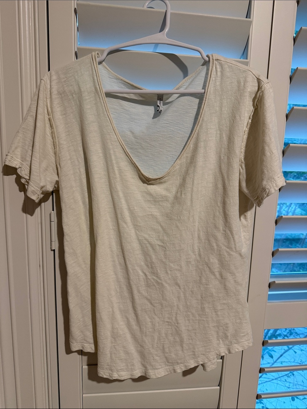 Z Supply Cream V-Neck Short Sleeve Tee